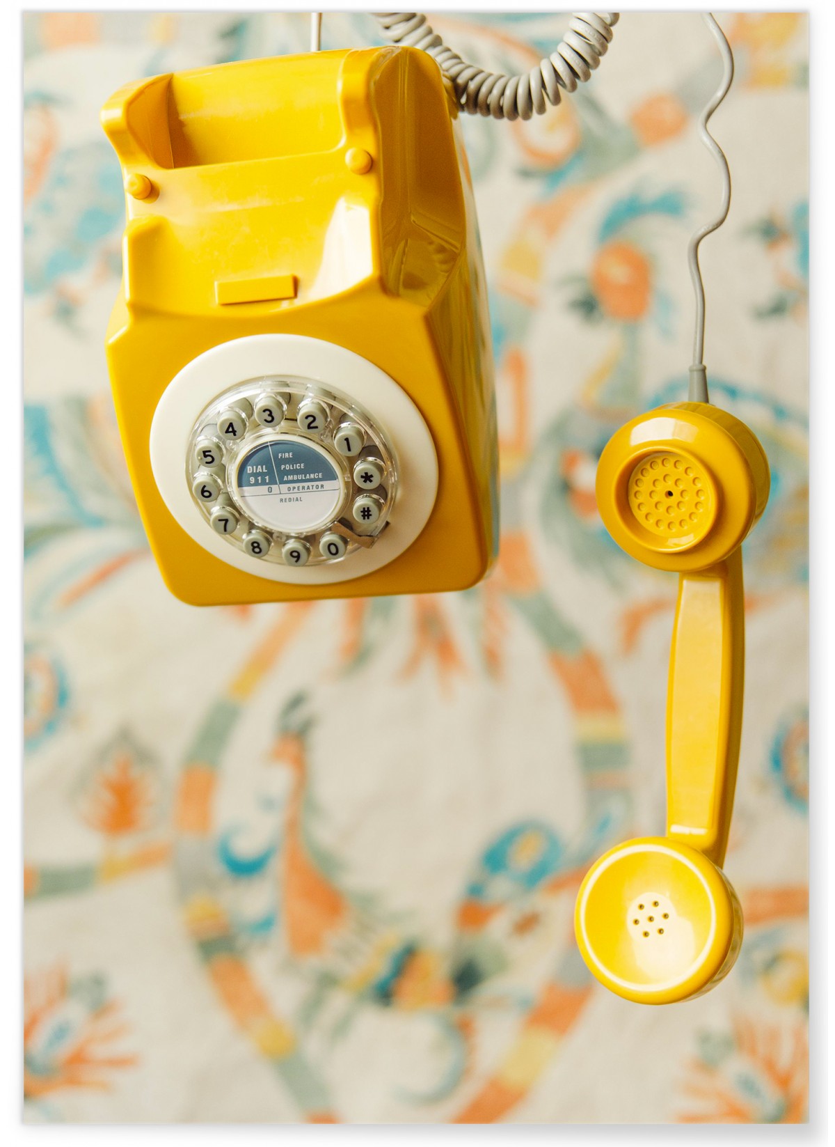 Affiche Yellow Phone 2